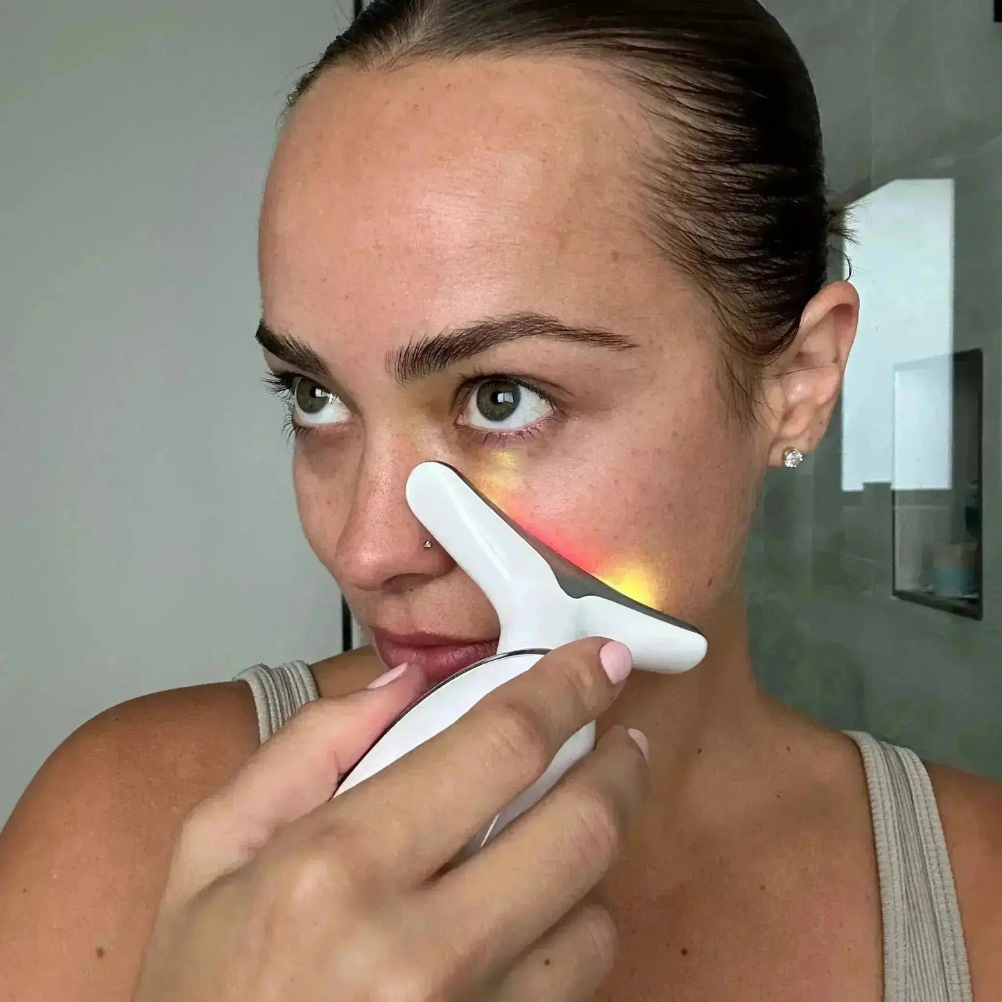 Light Therapy Face Lifter - Revitalize and Rejuvenate your skin